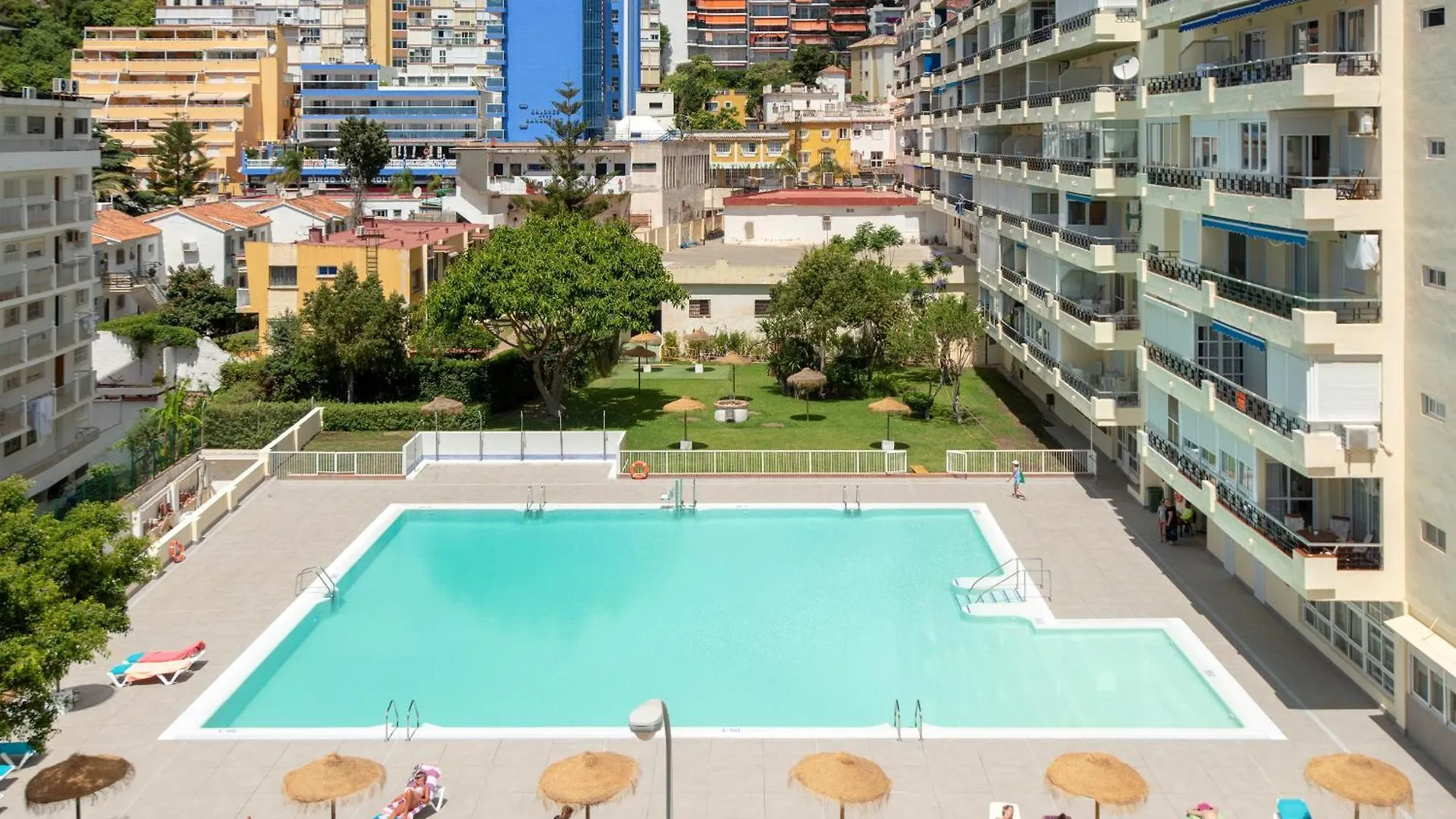 Apartamentos Nucleo Cristal Torremolinos